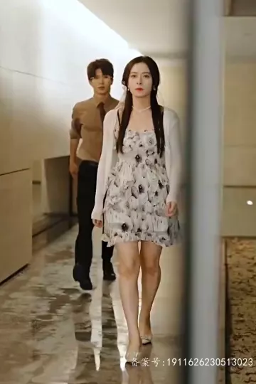 离婚后我成了千亿大小姐