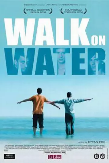 水中漫步