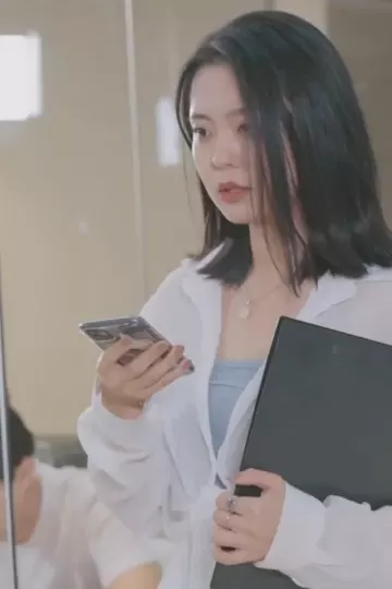 美女总裁的贴身狂龙合集版