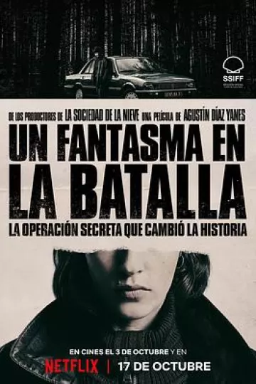 她行走于黑暗中