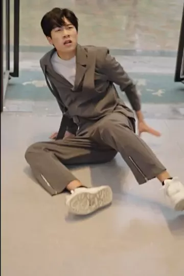不装了，姑爷摊牌了